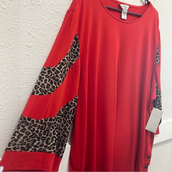 Multiples Leopard Stripe Sleeve Red Top NEW 2X - Picture 6 of 9